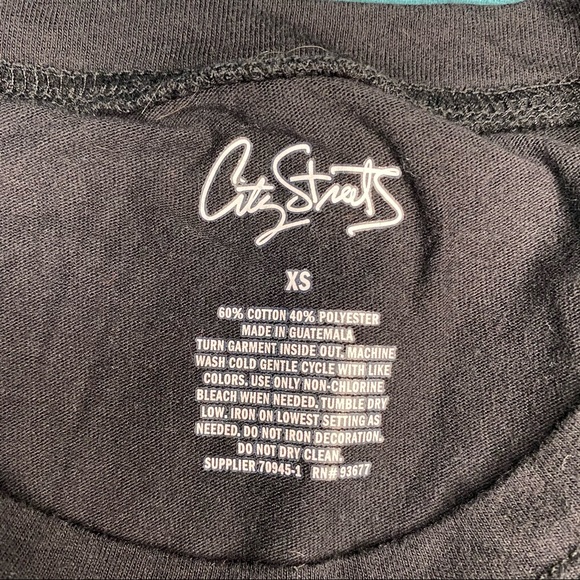 Black Vampire Lips Super Soft Tee Shirt - Picture 4 of 4